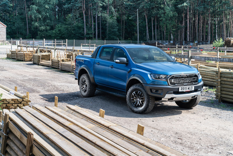 Illustration for article titled The 2019 Ford Ranger Raptor Is a Hilarious Monster on Tight Roads